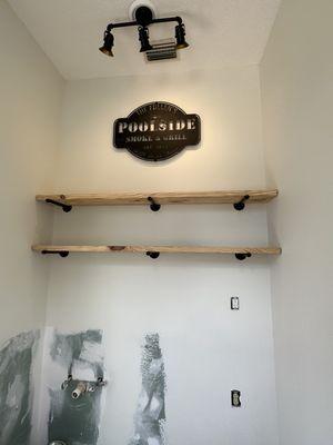 Custom shelving's installation