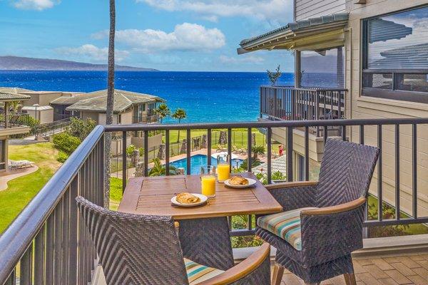 Enjoy breakfast on the lanai!