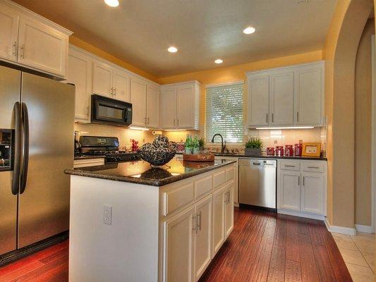 Cute and cozily staged home in Gale Ranch, San Ramon!