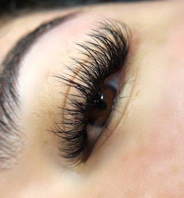 Hybrid set eyelash extensions