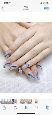 Famous Nails