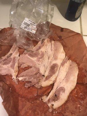 Disque unas chuletas ahumadas eso era pura grasa se supone q al cliente lo mejor