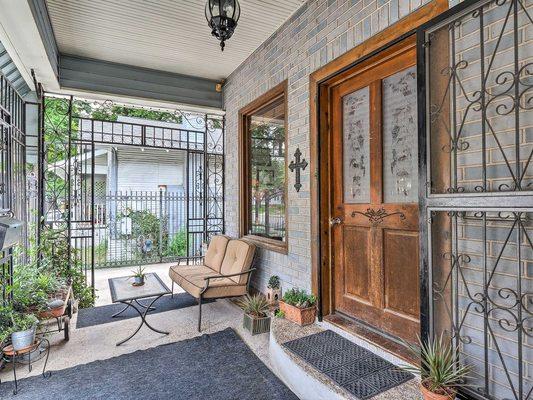 The Veranda Cab/Lyft/Uber Waiting Area. Have a chilled glass of wine while you wait.