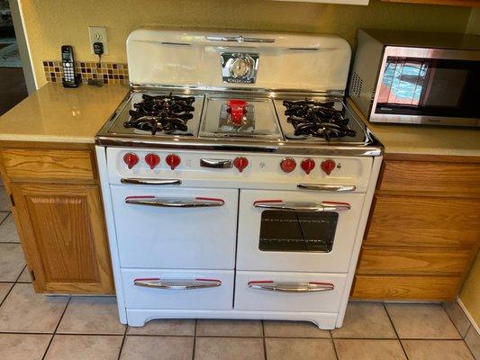 Wedgewood stove restored by Tom and Josh