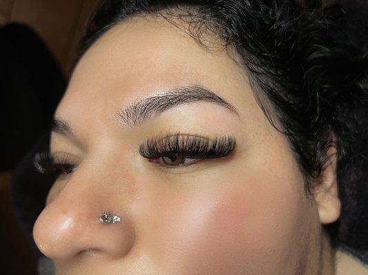 Volume Set eyelash extensions