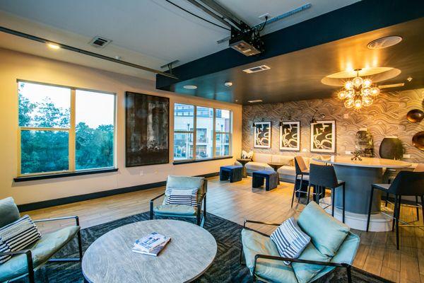 Sky Deck Lounge at City View Apartment's