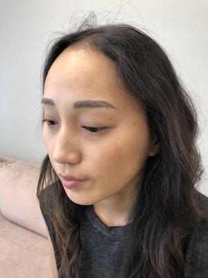 Microblading brows