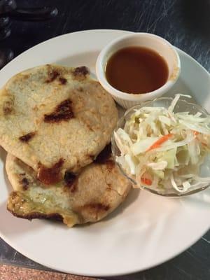 Pupusas de chicharrón con queso