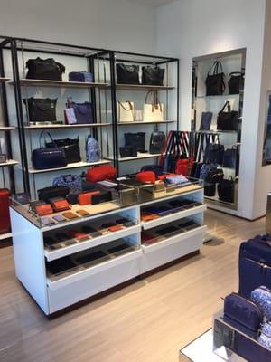 Tumi Store  - Lynnfield MarketStreet