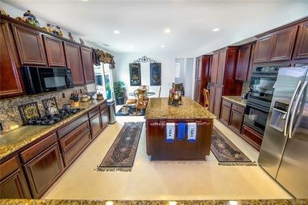 A great sized kitchen with excellent space for entertaining.