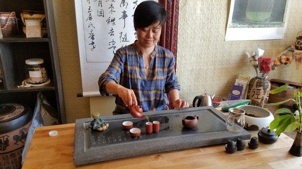 Finally I got my stone tea tray from China! Ed made this very nice comfortable table for it. I love you my dear!