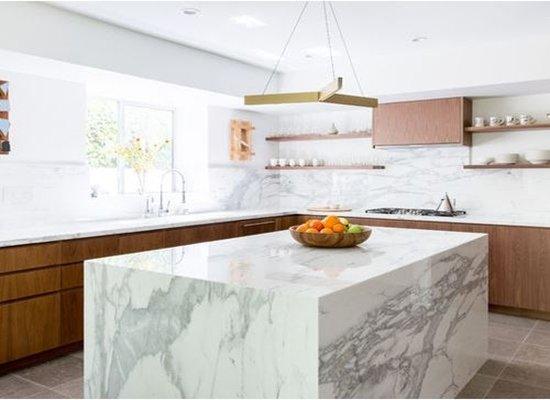 Kitchen Calacatta Oro countertops