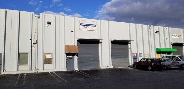 Showroom/Warehouse for Lease