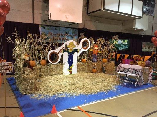 Our Harvestfaire game booth at Florence Avenue Foursquare Church (iglesia Nuevos Comienzos)