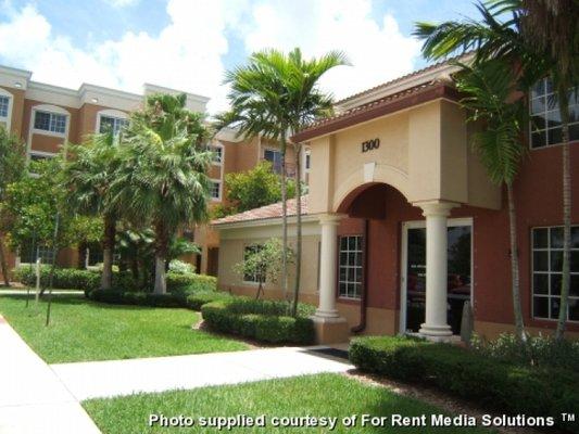 Colonial Park Apartments in Margate, FL http://trgmanagementcompany.com/property/colonial-park/