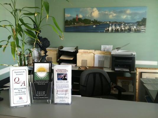 Our front desk with some brochures for your viewing.