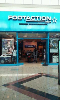 FootAction inside Pembroke Lakes Mall