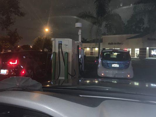 BMW i3 & Mitsubishi IMiev charging