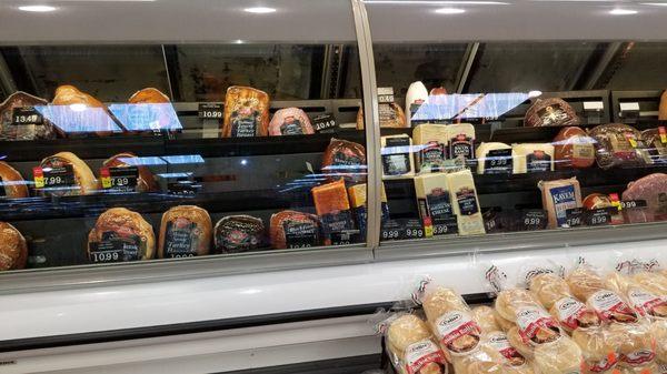 Half filled deli case - deli manager isn't even trying, and the store manager must be on vacation.