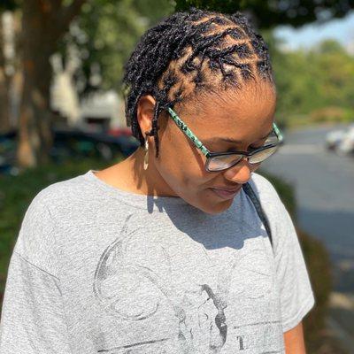 We start, style, and maintain locs