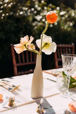 Bud vases for reception table decor
 
 Photo by: Trevor and Elisebeth (@trevorandelisebeth)