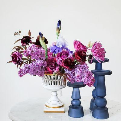 With the addition of flowers, pieces made a century apart appear so at home together