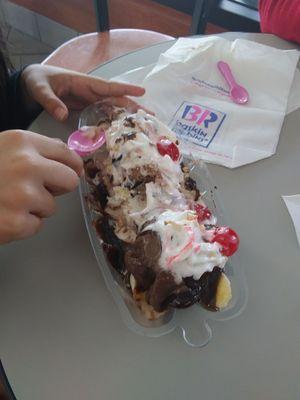 A delicious banana split