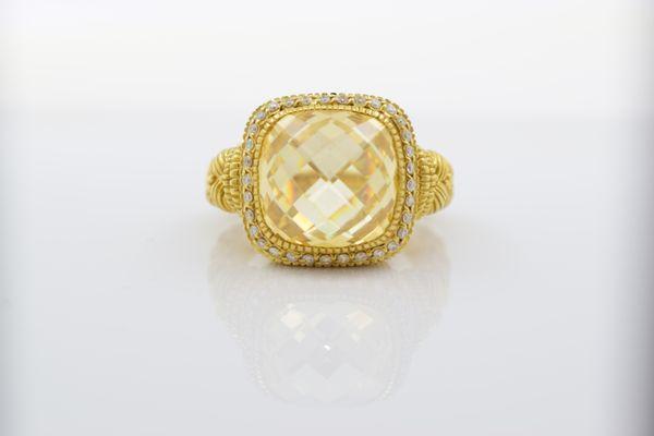 18 Karat Yellow Gold Statement Ring featuring a certified Citrine Stone and Diamonds