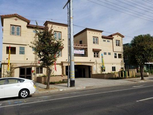 Burbank Plaza Town homes- Exterior