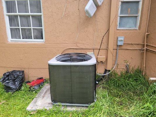 New condenser unit. We are #coldlifeac