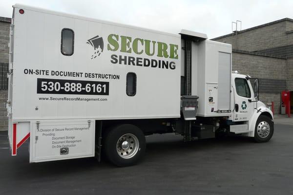 Mobile shredding unit