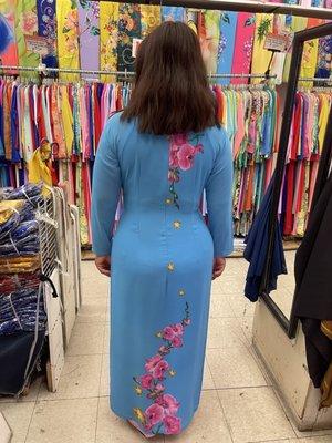 Vietnamese traditional outfit Ao Dai