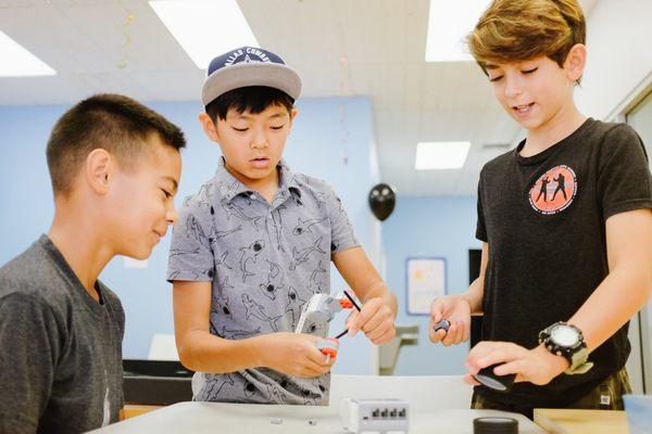 Happy Birthday, Rey! This past weekend we had the great privilege of hosting Rey's 11th birthday party here at LeXT Robo Academy.