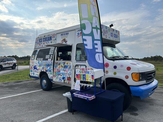 Sweet Ice Cream Truck 