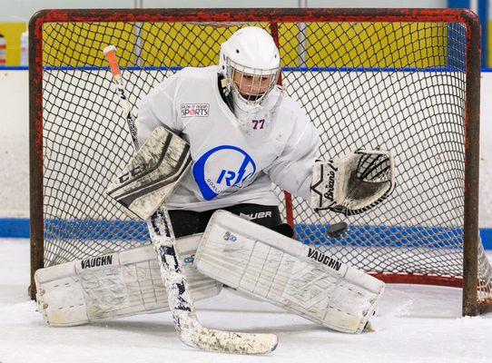 Tracking the puck