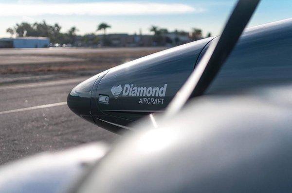 Diamond Aircraft training, rental and maintenance