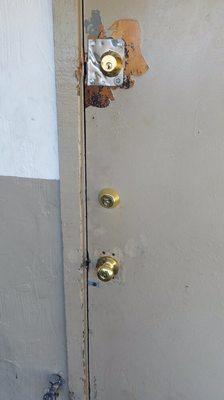 Fix lock door