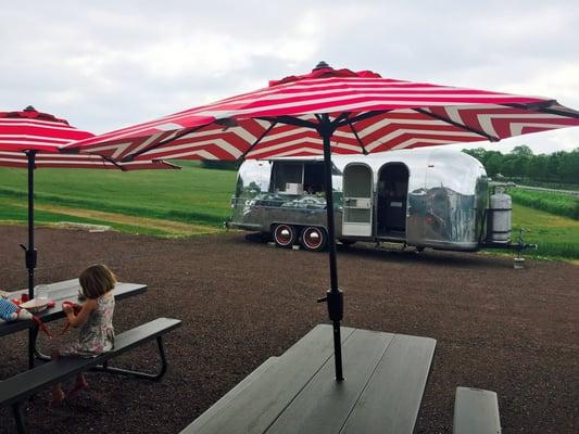 Sven's has picnic tables outside for you to dine at.