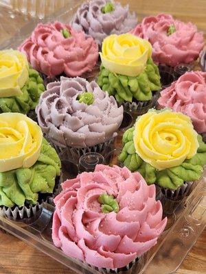 Floral cupcakes