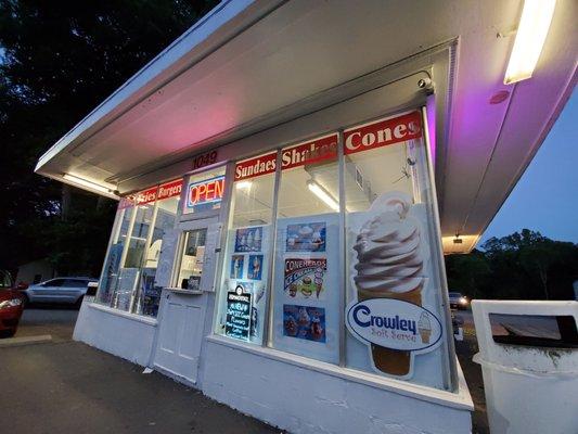 Coneheads Ice Cream Stand