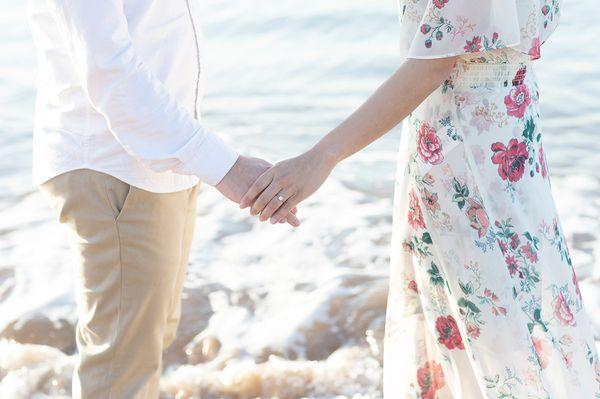 Engagement photo Beach scene