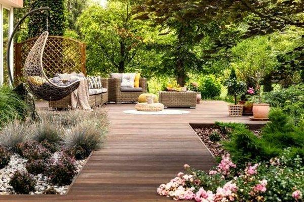 Classic Lawns & Gardens