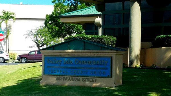 The Valley Isle Community Federal Credit Union sign.......