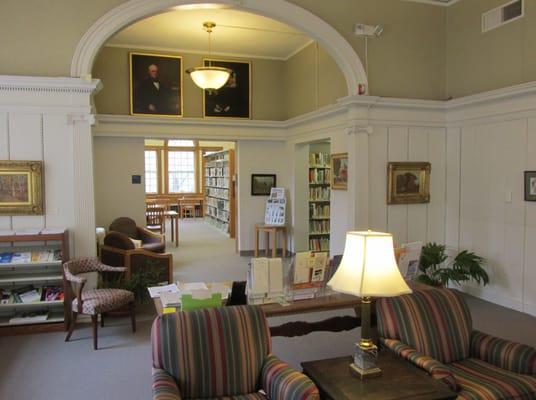 Old Lyme-Phoebe Griffin Noyes Library