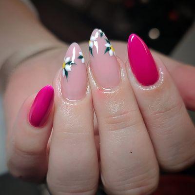 DaaintyNailsByMarisa