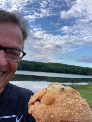 No cake by the ocean - but I've got muffin by the lake