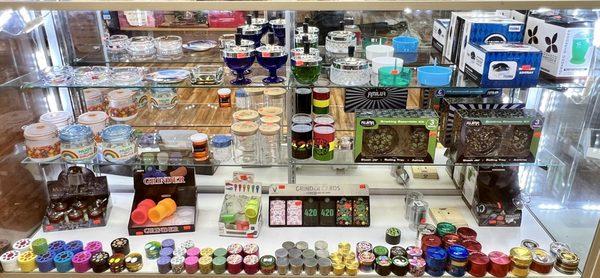 Great Additions For Your Smoking Kit! Variety of Ashtrays, Airtight + Smellproof Jars & Grinders!