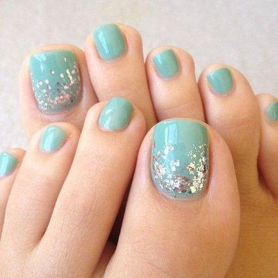 Gel pedicure