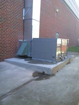 10-Ton Package Heat Pump Air Waves installed at a local university