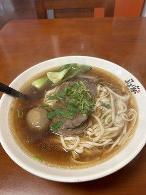 Braised beef, shank soup.